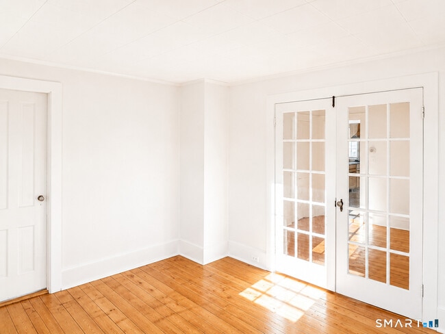 Photo - 10 Riverside Ave Unit U3