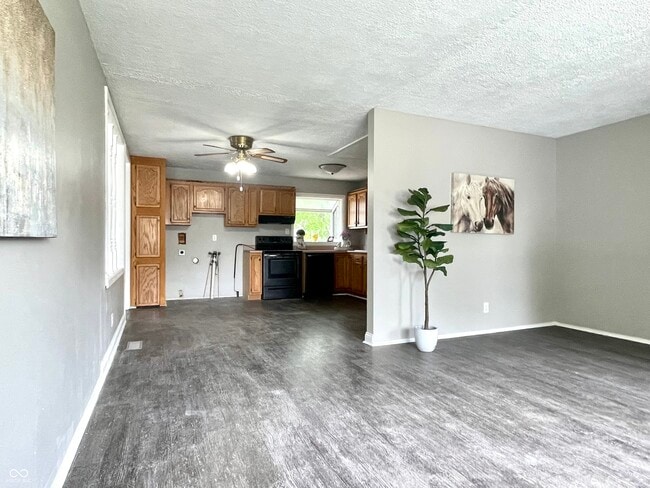 Photo - 110 N Tyrone Dr