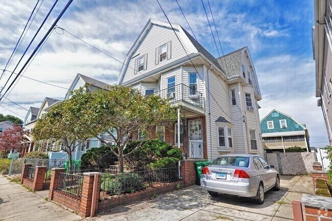 Building Photo - 15 Princeton St Unit 1 Rental