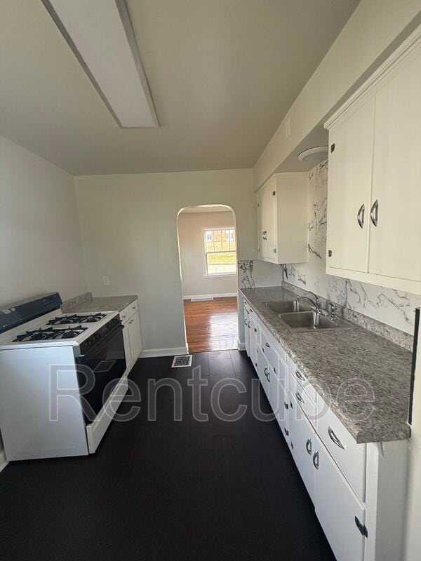 Photo - 3025 Windsor Ave