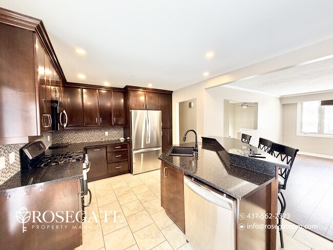 Photo - All-Inclusive 3-Bedroom Unit with 2 Parking & Balcony in Kitchener Unité 1