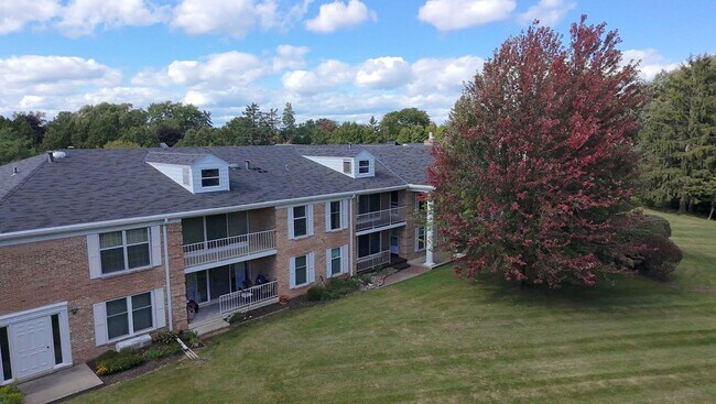 Photo - 937 Heritage Ct