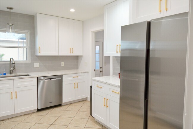 Photo - 501 Jerry St