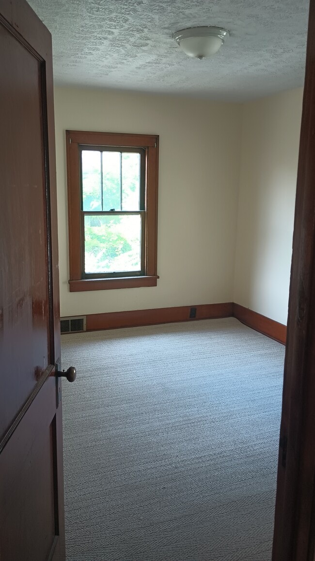 Building Photo - 3317 Overbrook Dr Unit 3317 overbrook Dr