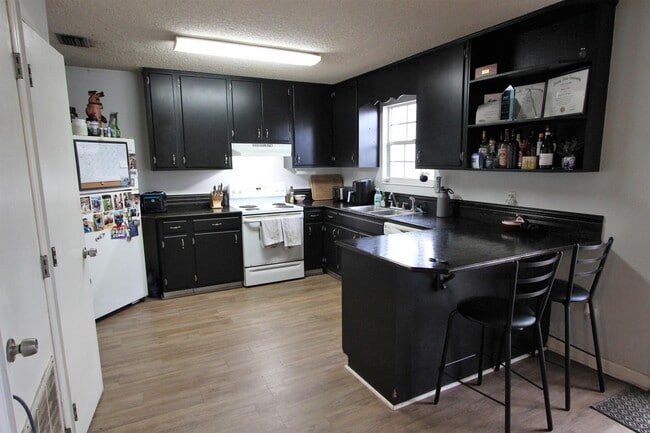 Photo - 2389 Gregory Dr