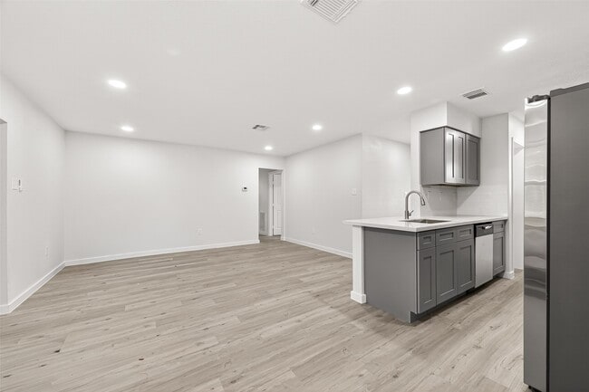 Photo - 13442 Greenway Dr