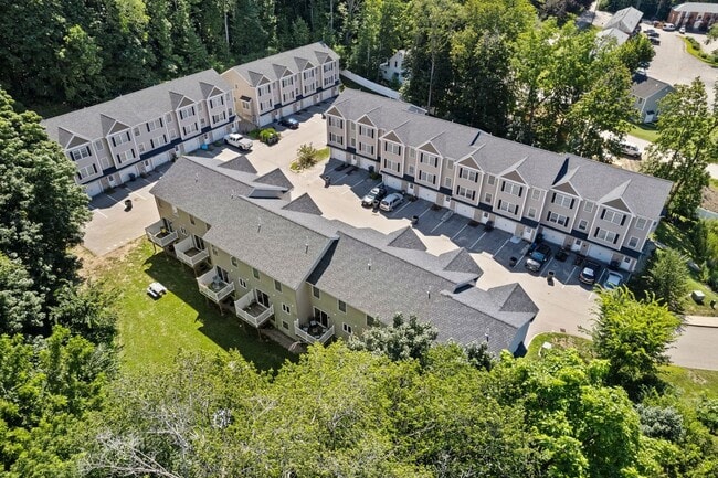 Photo - Jefferson Court