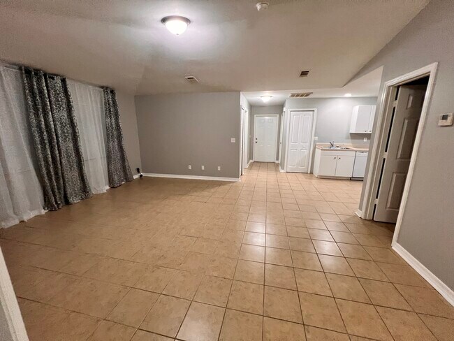 Photo - 6127 E Clay St