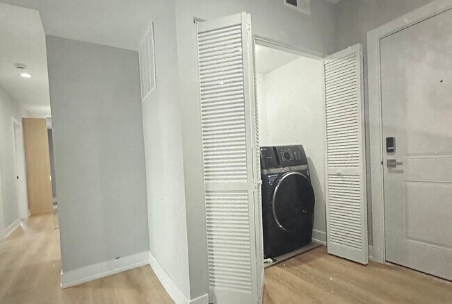 Photo - 1551 W Juneway Ter