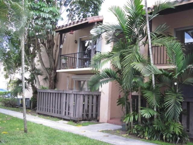 Building Photo - 10816 N Kendall Dr Unit R-8 Rental