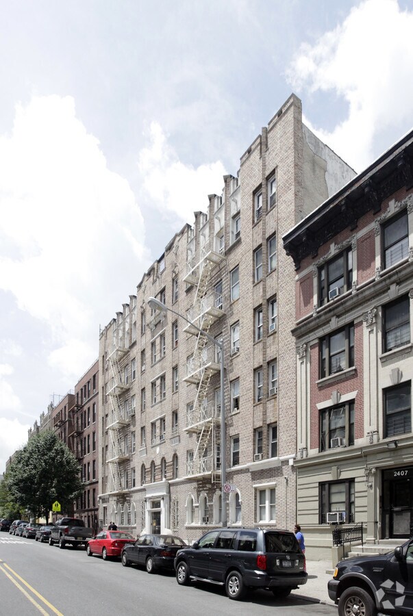 Photo - 2395 Valentine Ave