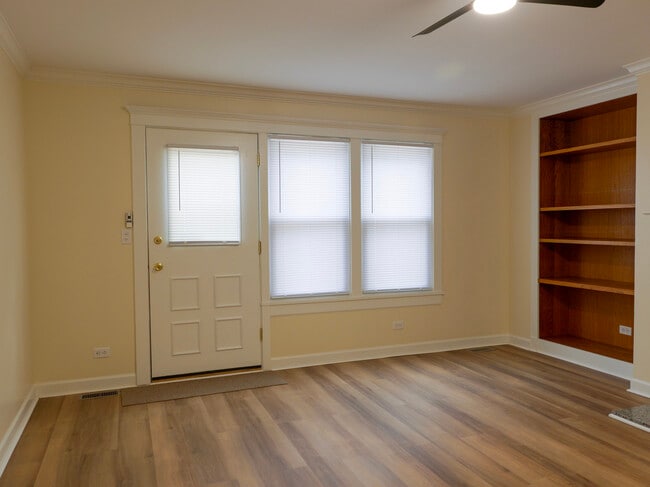 221 N Walnut St
