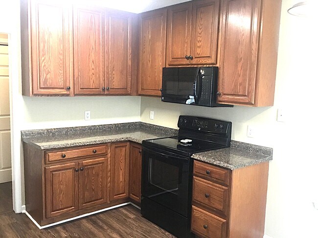 Photo - 126 Salt Landing Cir