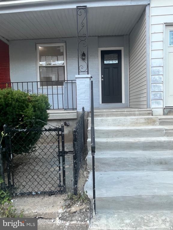Building Photo - 5227 Addison St Unit A Rental