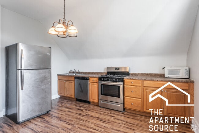 Building Photo - 2853 W Dickens Ave Unit 2 Rental
