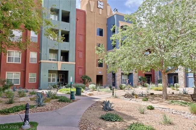 Building Photo - 44 E Serene Ave Unit 325