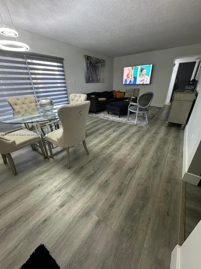 Photo - 370 E Laurel Dr Unit 3E