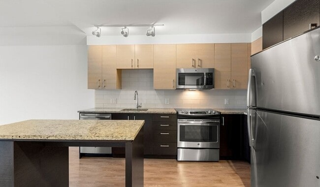 Building Photo - 99 Kneeland St Unit 2104 Rental