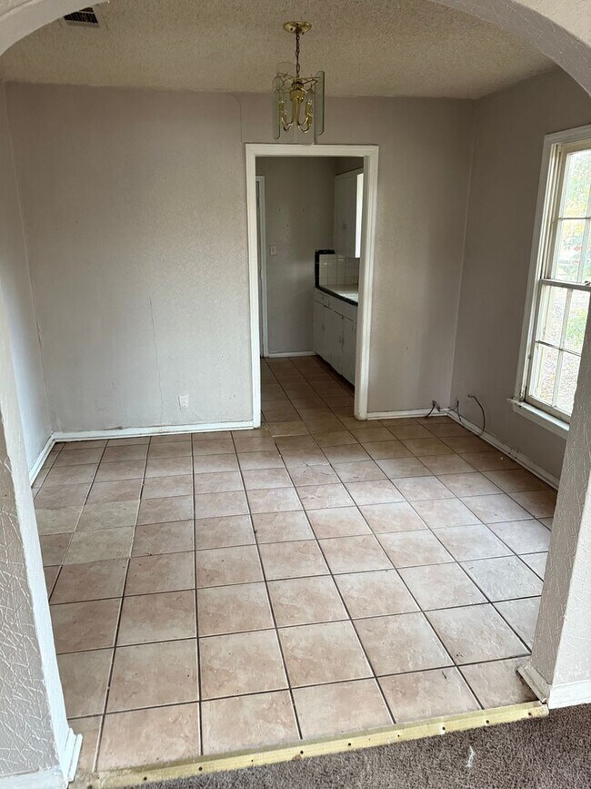 Photo - 3453 Desoto St