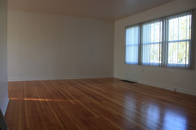 Photo - 2 Blocks from the river!!