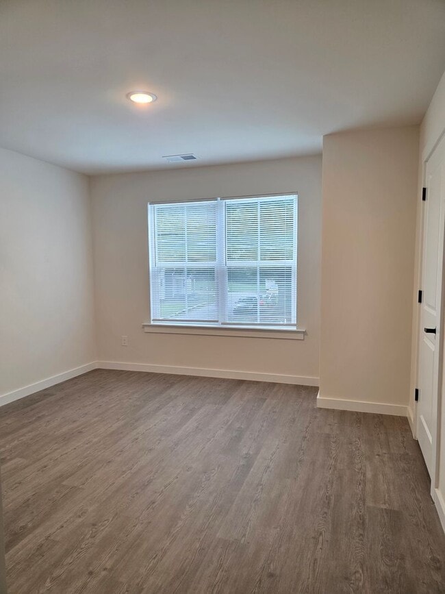 Photo - 3 bedroom townhouse in Hickory