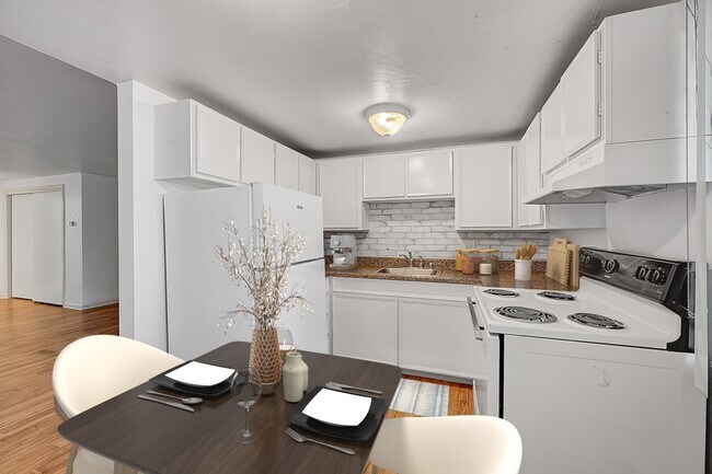 Photo - Lincoln Plaza Apartments