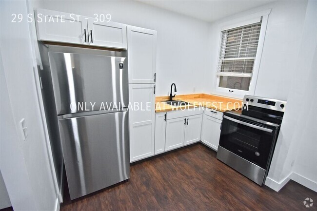 Building Photo - Remodeled Downtown Studio Condo! No Deposi... Unit 309