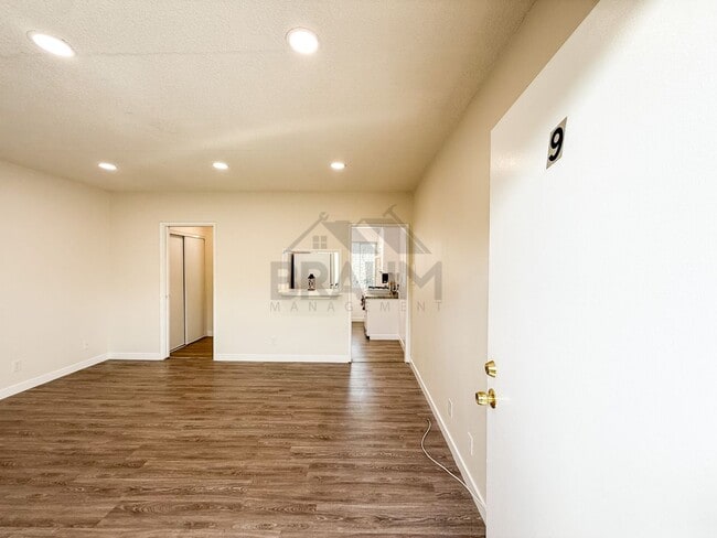 Photo - 15546 Vanowen St Unit 9