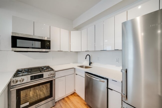 Photo - 716 MADISON St Unit 110