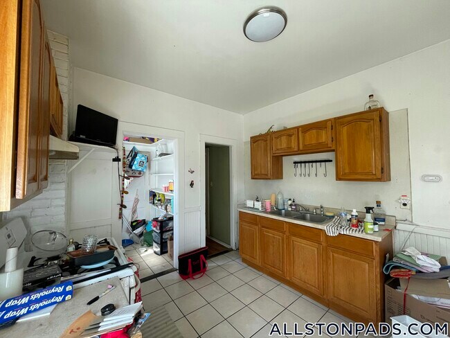 21 Long Ave Unit 3