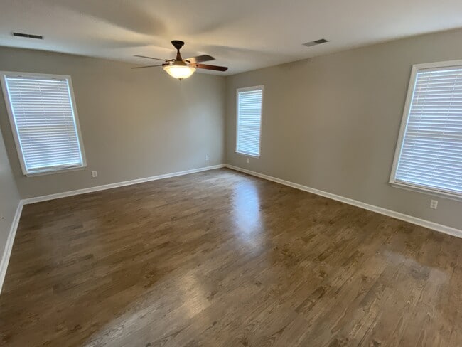 Photo - 406 Arbor Oaks Dr