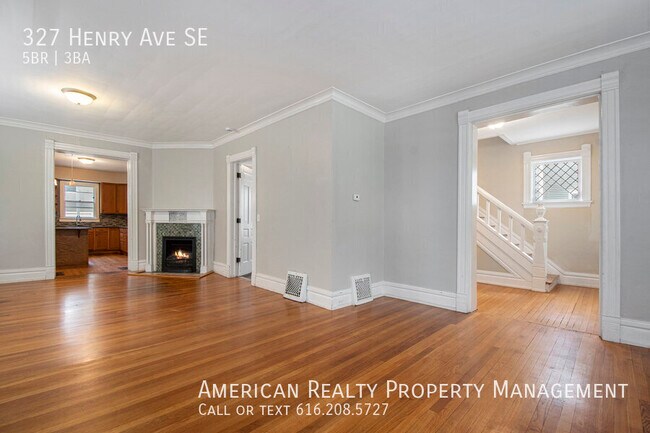 Photo - 327 Henry Ave SE