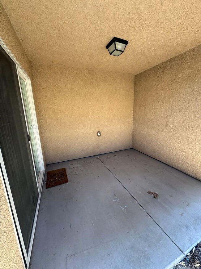 Photo - Charming apartment home located on Bella Oaks Drive! Available Now!