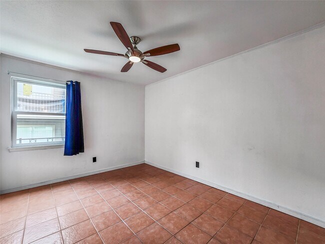 3131 Cummins St Unit 15