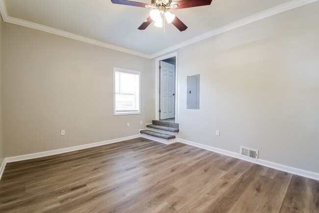 Photo - 1175 McDaniel St SW