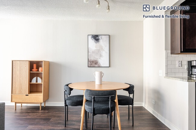 Photo - 77 W Huron St Unidad FL10-ID1221