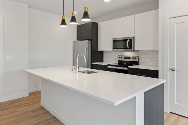 Photo - 5945 6th Ave Unidad 208