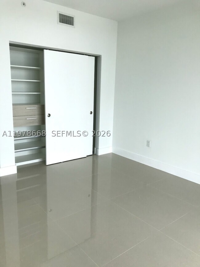 Photo - 17111 Biscayne Blvd Unit 408