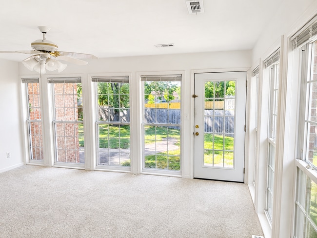 Photo - 1137 Chatmoss Dr