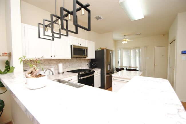 Photo - 6363 Provident Green Dr