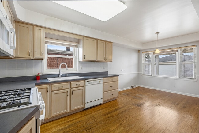 Photo - 8736 N Ozark Ave