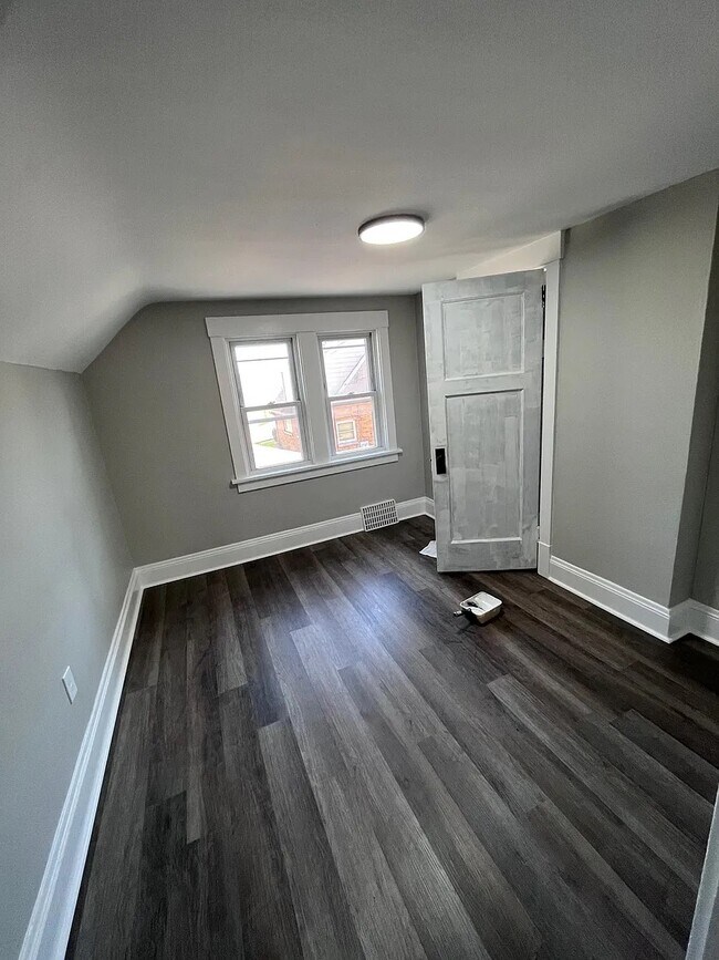 Photo - 8617 W Adler St