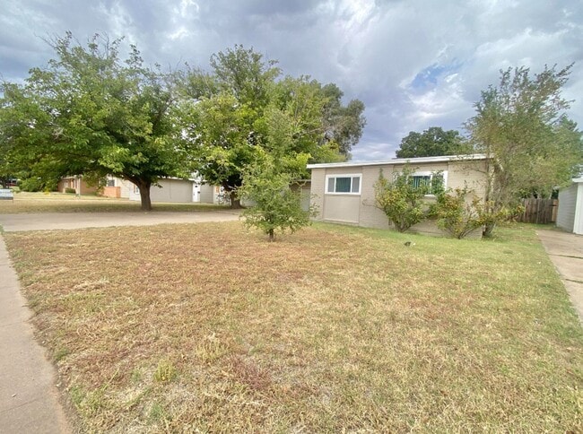 Photo - 3 bed 1 bath 2 car garage now available in...