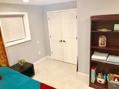 Armario espacioso - 549 45th St NE Unidad B
