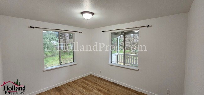 Photo - Lovely 3 bedroom 2 bathroom home in Beavercreek! Enjoy the Comfort, Serenity and Great Space!