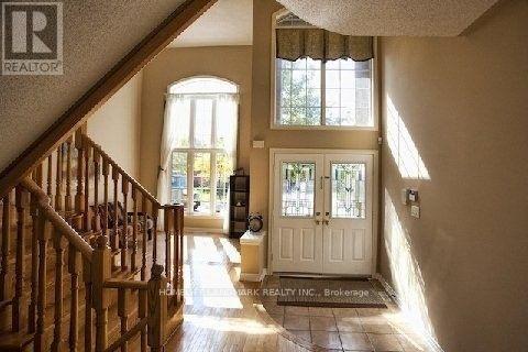 Photo - 28 Gemini Crescent