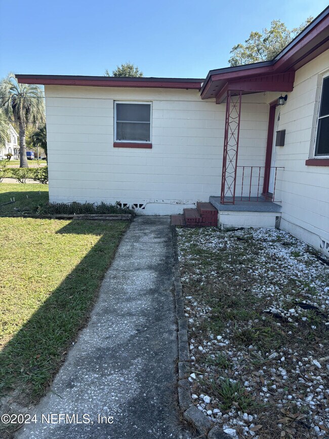 Photo - 7218 Sandhurst Rd S