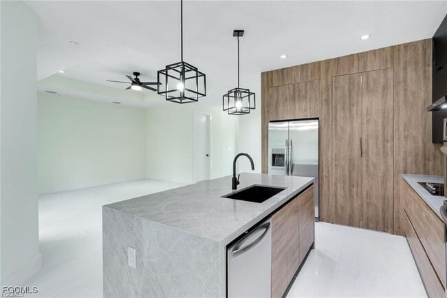 Photo - 2212 NE 5th Pl