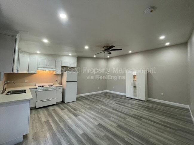 Photo - 1325 W Parade St