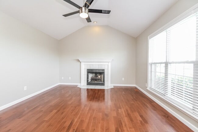 Photo - 3645 Rutherford Dr
